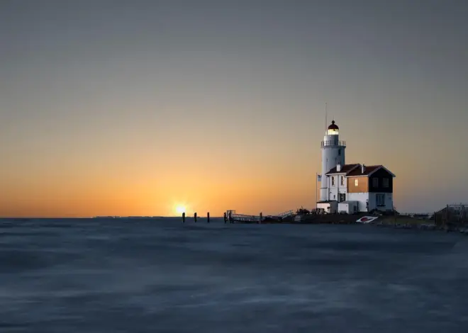 Hvor kan man parkere gratis ved Røsnæs Fyr-ruterne?